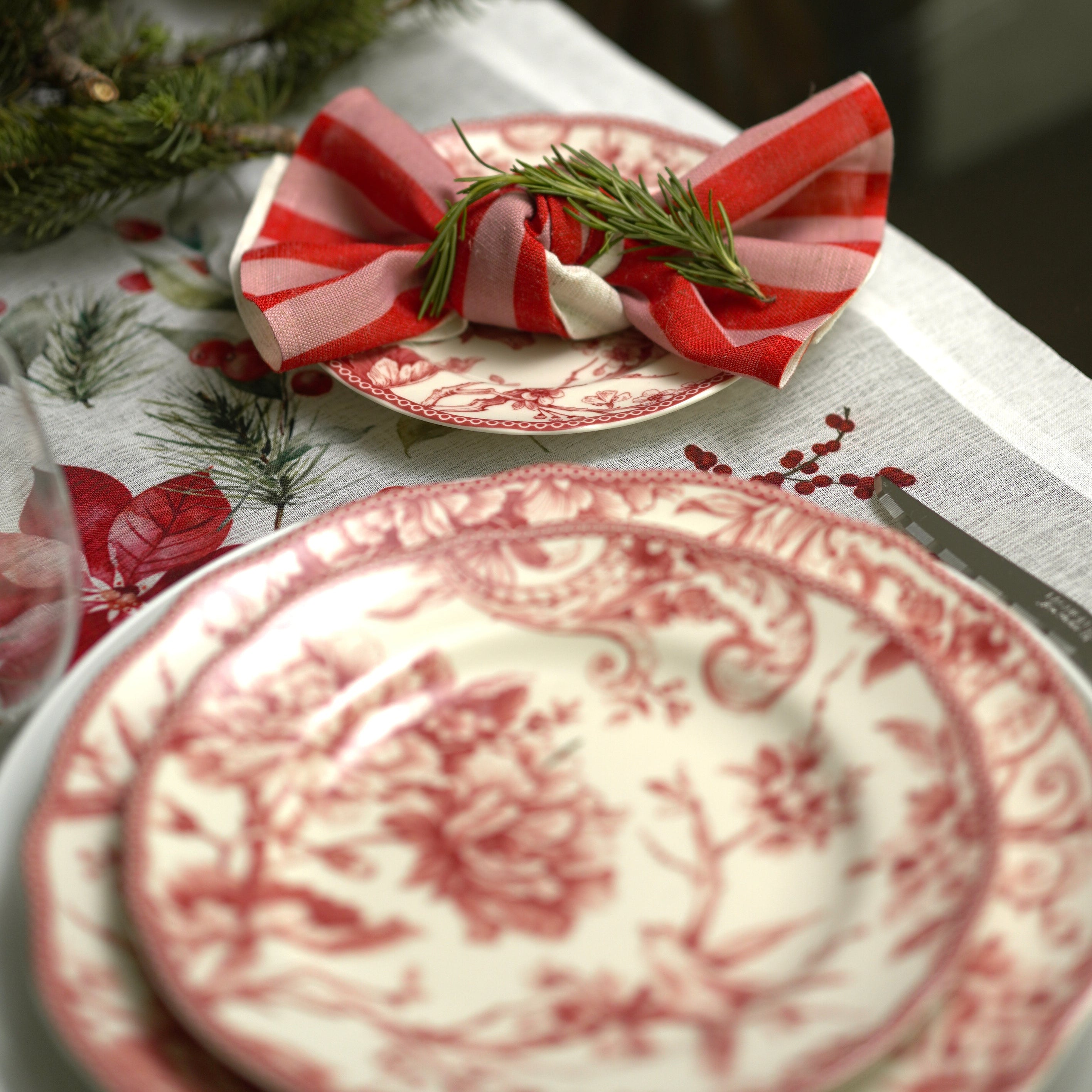 PREVENTA: Juego de porcelana 24 piezas Adelaide Red