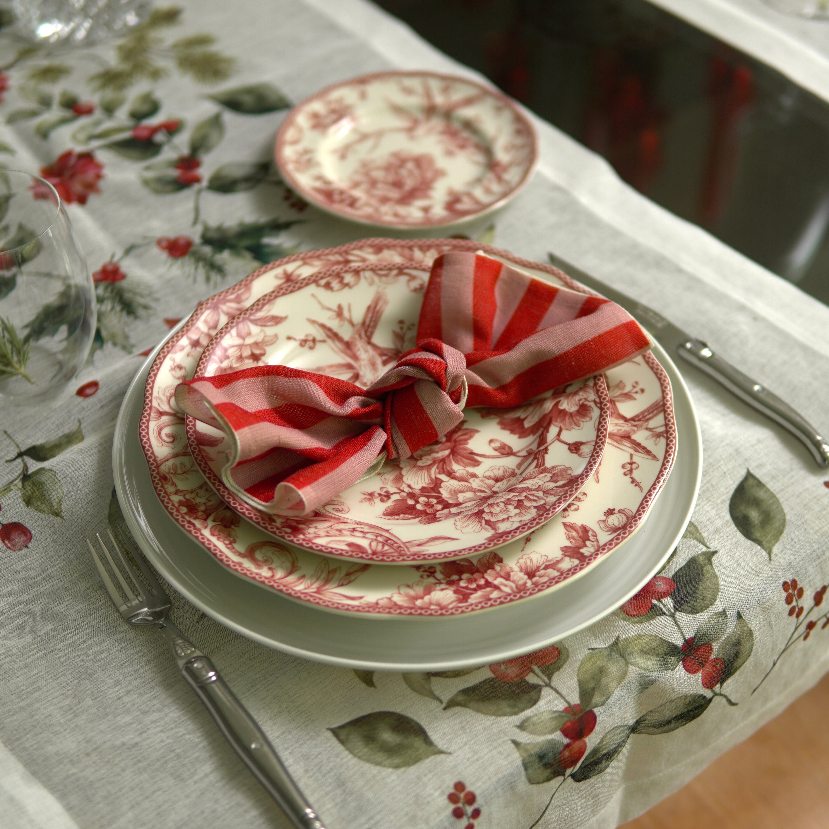 Vajilla de Porcelana 24 Piezas Adeliade Red Klapp