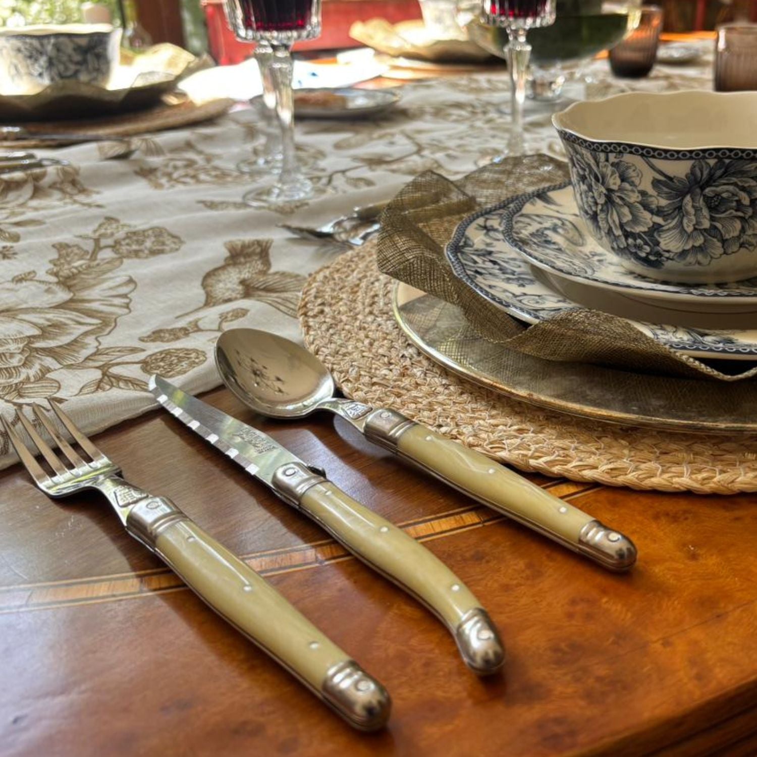 LAGUIOLE SET CUCHILLERÍA 24 PIEZAS MARMOL