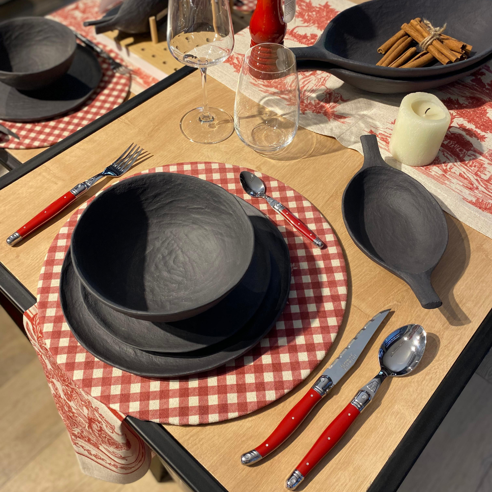 LAGUIOLE SET CUCHILLERÍA 24 PIEZAS ROJO - Caja Kraft