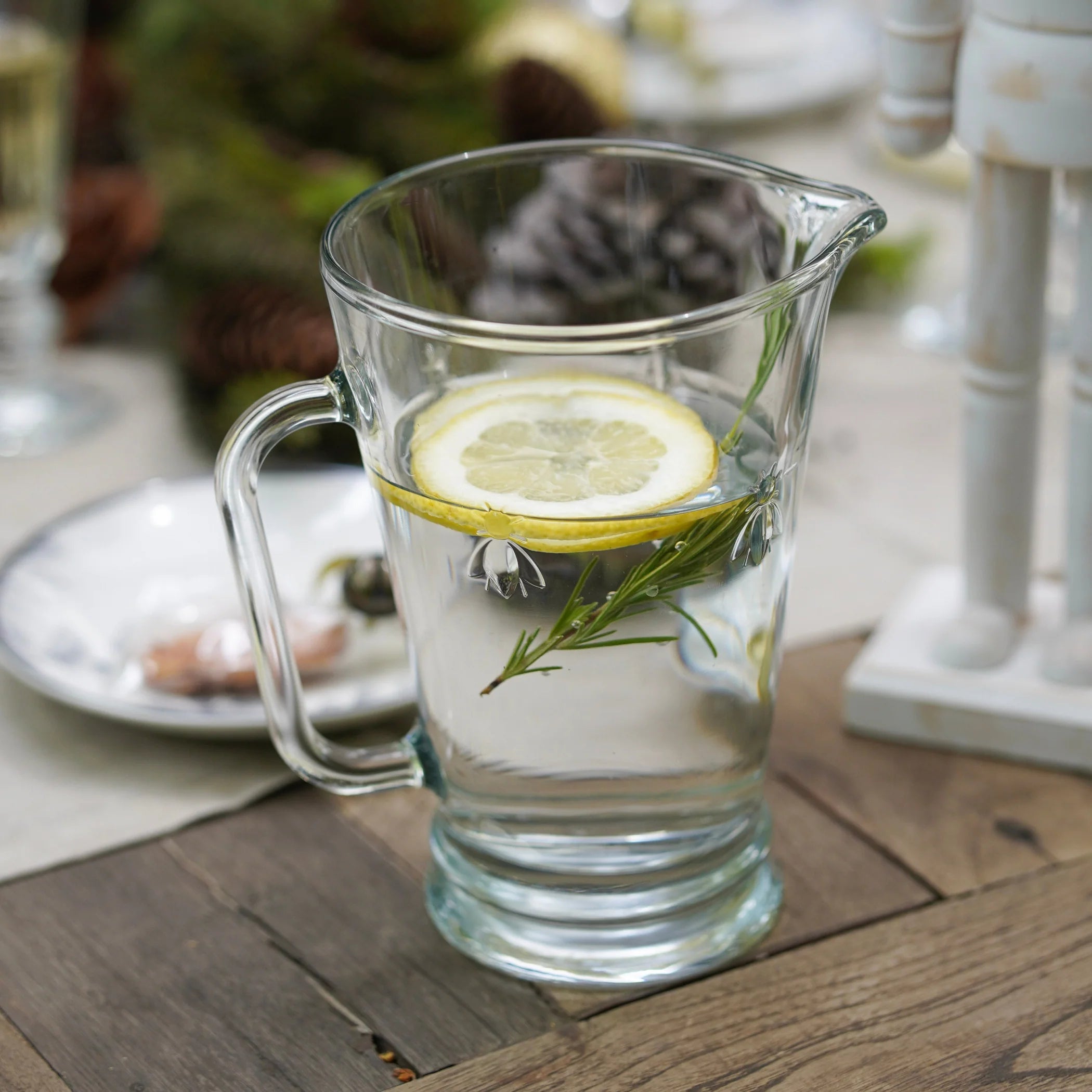 PACK JUGO: PITCHER ABEJA + 6 COPAS