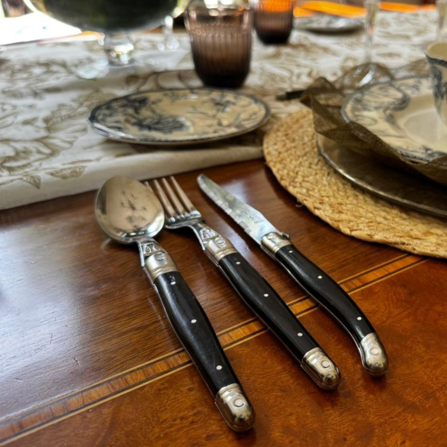 LAGUIOLE  SET CUCHILLERÍA 24 PIEZAS NEGRO