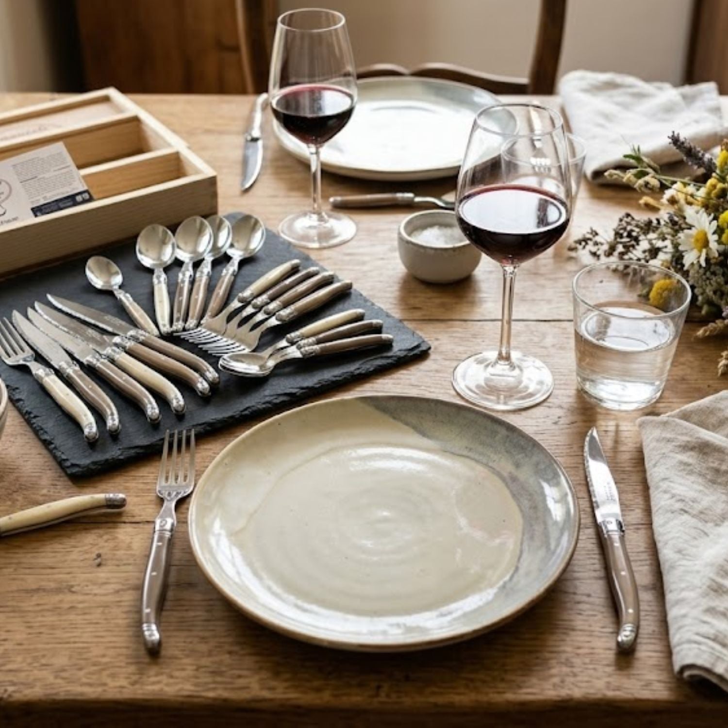 SET DE CUCHILLERIA 24 PIEZAS LINO LAGUIOLE JEAN DUBOST