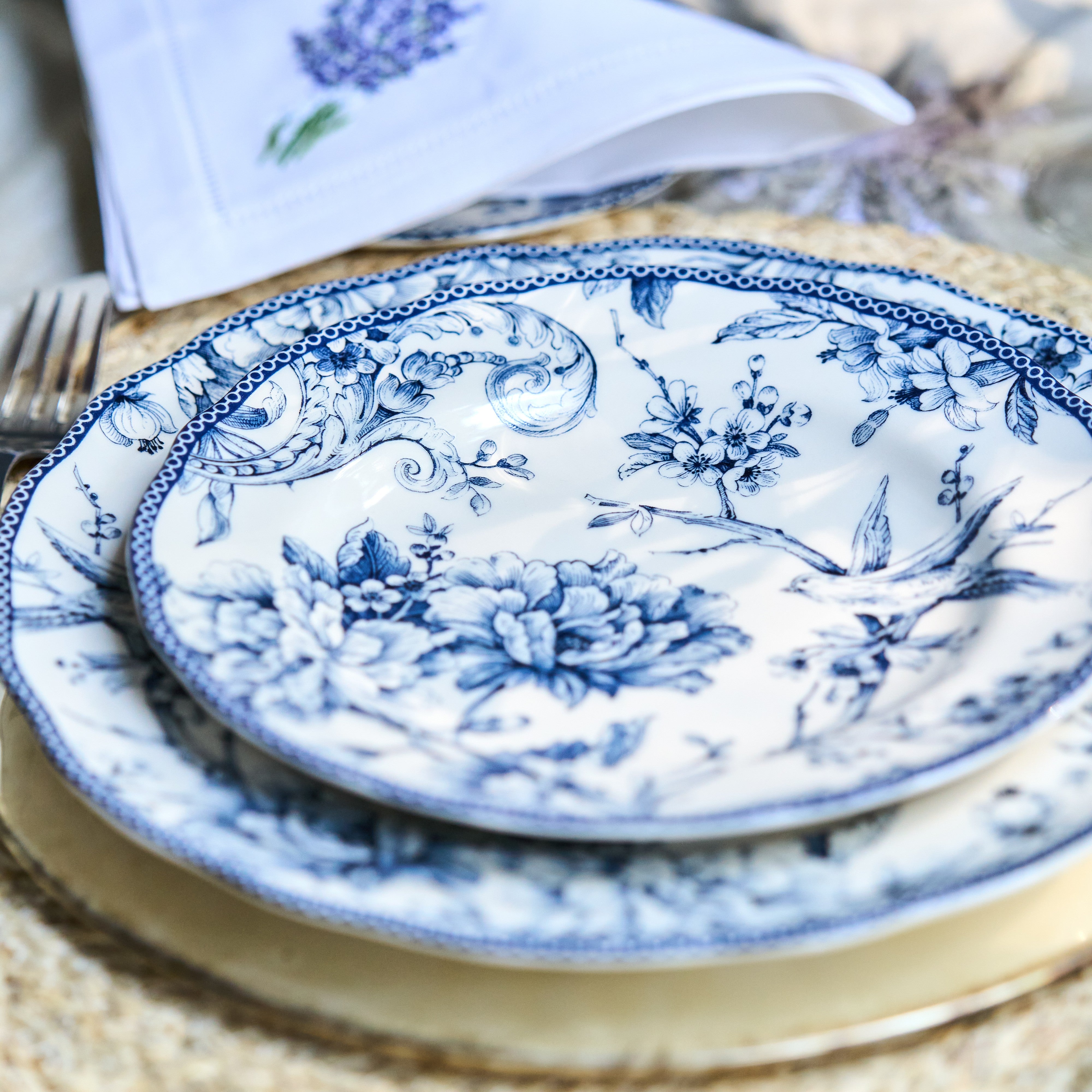 Pack Mesa Completa Juego Porcelana Adelaide Blue + Juego 24 Cubiertos Ivory Laguiole